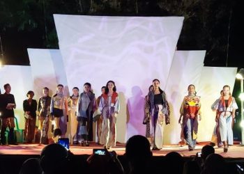 Model SMKN 3 Malang Pukau Pengunjung Kampung Cempluk Festival